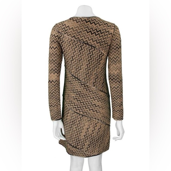 Missoni Wool Knit Dress • Designer Zigzag Pattern • Italian Luxury - Picture 4 of 8